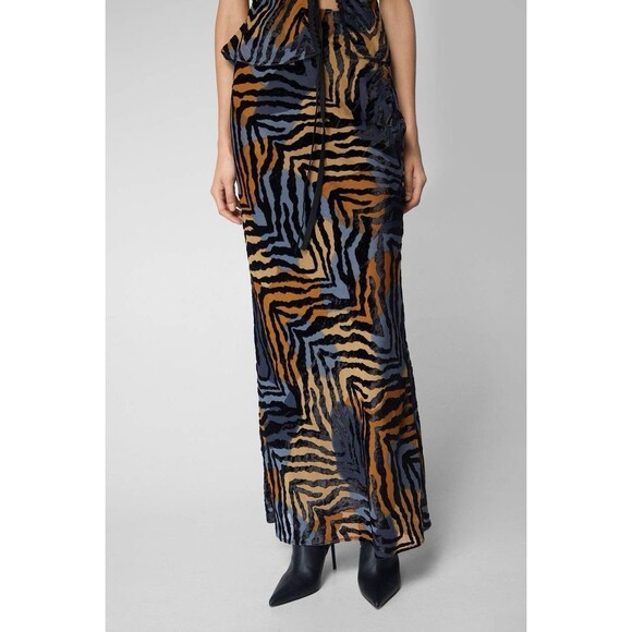 Nasty Gal Dresses & Skirts - Nasty Gal Women’s Animal Devore Midi Skirt Size 4 With Back Zipper